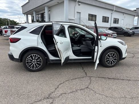 Used 2023 Ford Escape SE FWD image 8