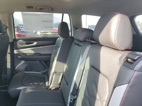 New 2026 Volkswagen Atlas Peak Edition image 29