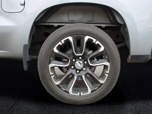 Used 2024 Chevrolet Silverado 1500 LT image 10