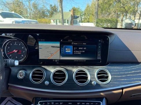 Used 2017 Mercedes-Benz E 300 4MATIC image 21