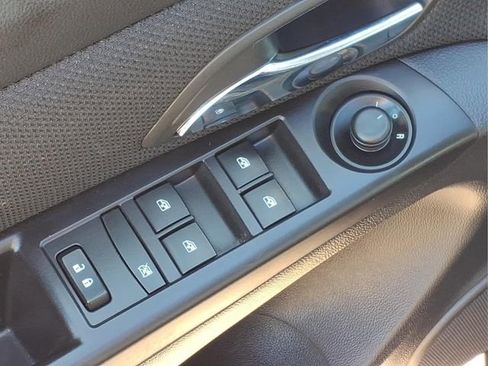 Used 2016 Chevrolet Cruze LT FWD image 16