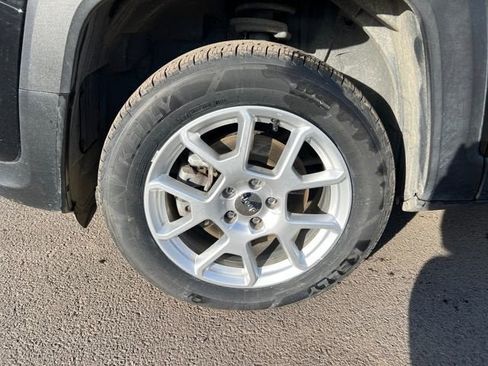 Used 2020 Jeep Renegade Sport w/ Sport Appearance Group image 12