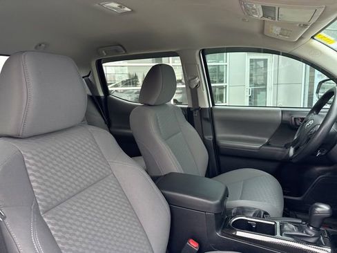 Used 2023 Toyota Tacoma SR AWD/4WD image 31