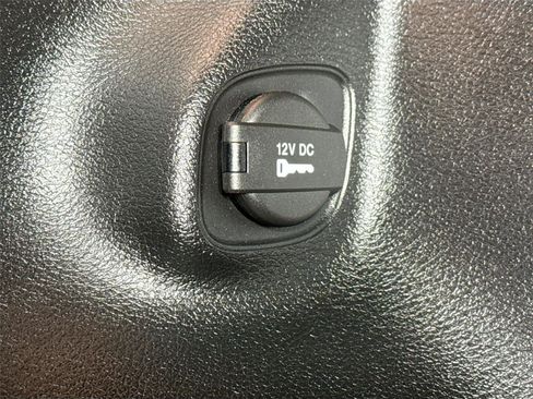 Used 2022 Jeep Cherokee Latitude Lux w/ Sun & Sound Group AWD/4WD image 39