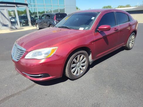 Used 2013 Chrysler 200 Touring FWD image 5