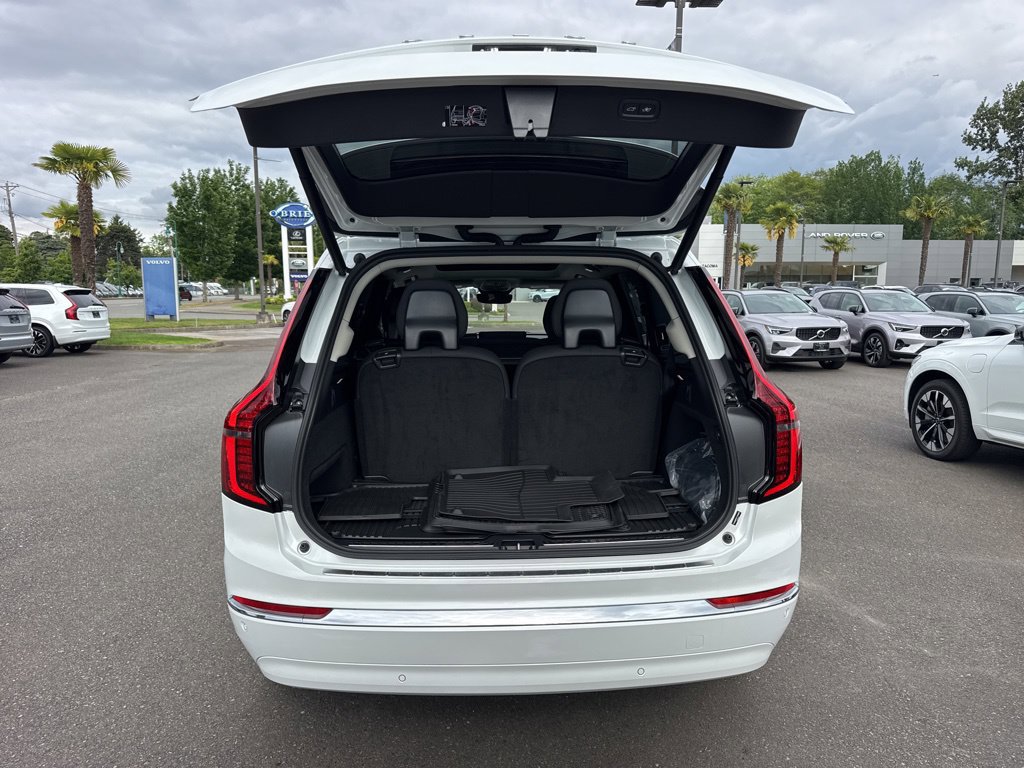 New 2026 Volvo XC90 T8 Plus w/ Protection Package AWD/4WD image 16