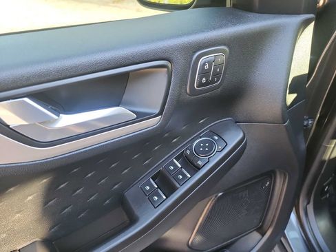 Used 2020 Ford Escape SEL image 16