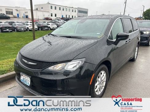 Used 2023 Chrysler Voyager LX FWD image 1