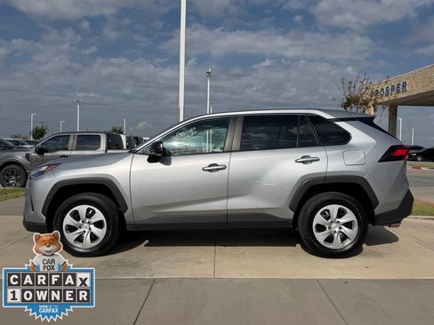 Used 2025 Toyota RAV4 LE AWD/4WD image 8
