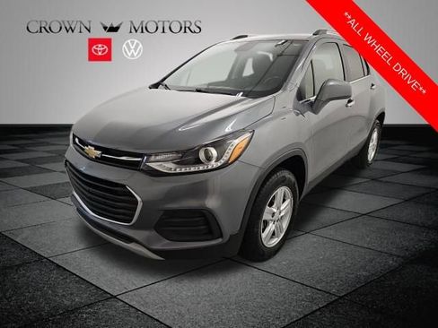 Used 2019 Chevrolet Trax LT w/ LT Convenience Package AWD/4WD image 3