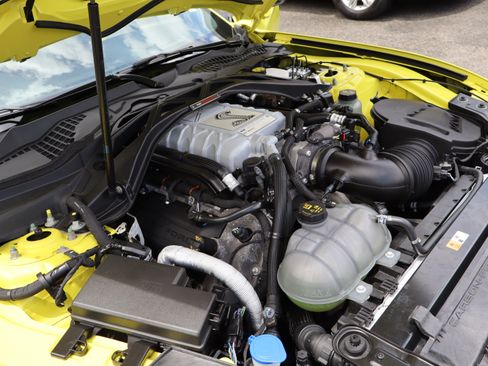 Used 2021 Ford Mustang Shelby GT500 w/ Technology Package RWD image 71