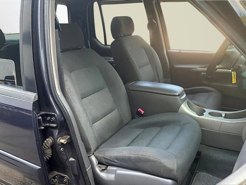 Used 2001 Ford Explorer Sport Trac 4x4 image 25