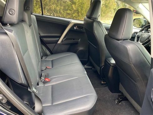 Used 2013 Toyota RAV4 Limited image 32