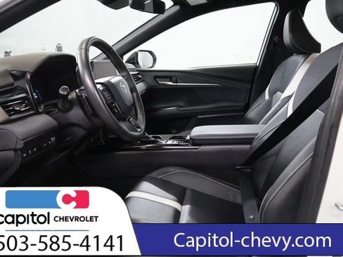 Used 2025 Toyota Camry SE FWD image 12