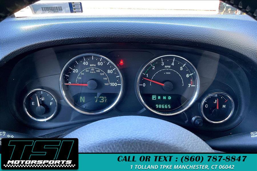 Used 2014 Jeep Wrangler Unlimited Sahara w/ Dual Top Group AWD/4WD image 18