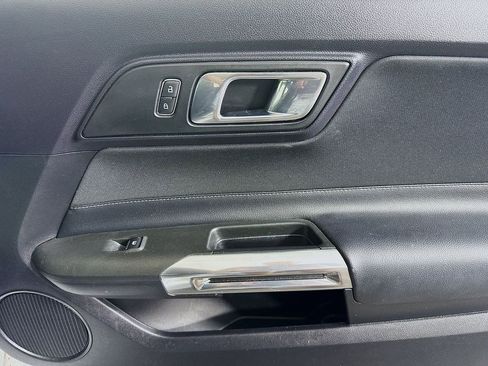 Used 2019 Ford Mustang Coupe RWD image 29
