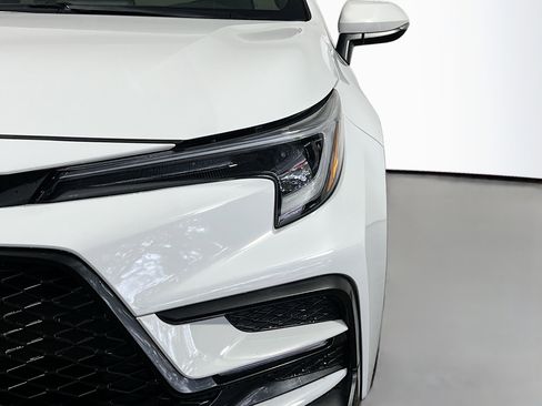 Used 2025 Toyota Corolla SE w/ Convenience Package image 12