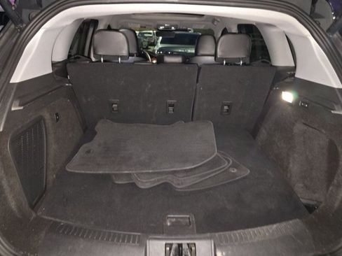 Used 2022 Lincoln Corsair Grand Touring image 9