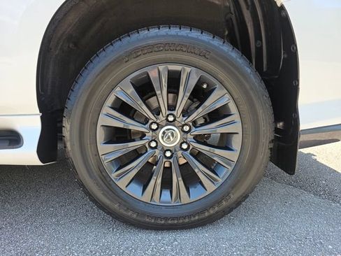 Used 2022 Lexus GX 460 Luxury w/ Sport Design Package AWD/4WD image 17