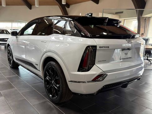 New 2026 Cadillac Optiq V w/ LPO, ONYX Package AWD/4WD image 2