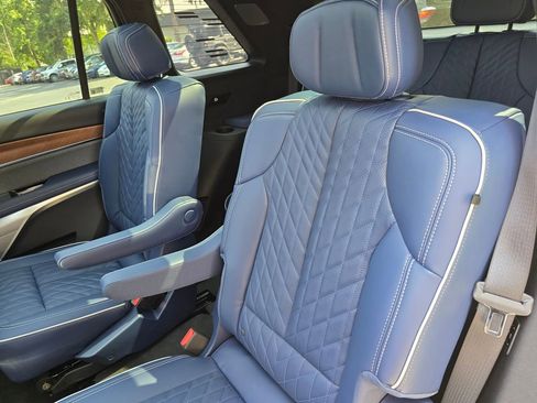 New 2026 Cadillac Vistiq Premium Luxury image 18