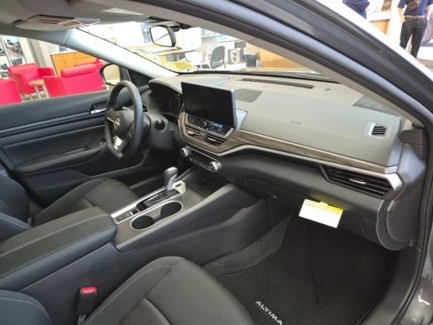 New 2025 Nissan Altima 2.5 SV w/ SV Special Edition Package image 9