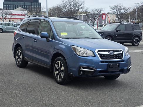 Used 2017 Subaru Forester 2.5i Premium image 3