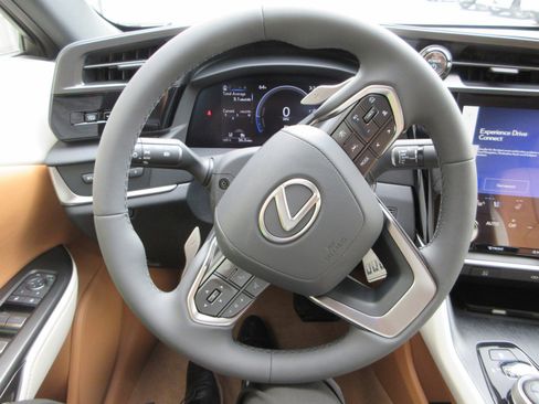 New 2026 Lexus RZ 450e AWD image 32