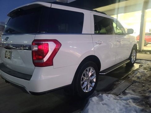 Used 2021 Ford Expedition XLT image 5