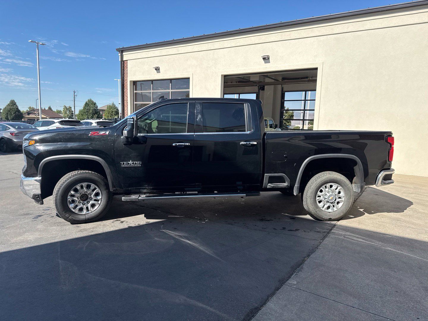 Used 2024 Chevrolet Silverado 2500 LTZ w/ LTZ Texas Edition AWD/4WD image 5