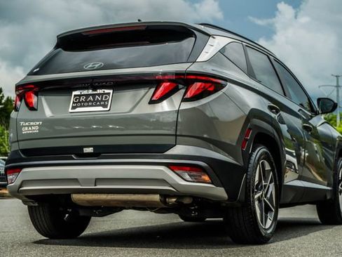 Certified 2025 Hyundai Tucson SEL FWD image 13