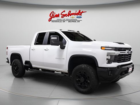 Used 2024 Chevrolet Silverado 2500 LT w/ Convenience Package AWD/4WD image 1