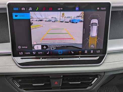 New 2026 Volkswagen Tiguan SE R-Line FWD image 22