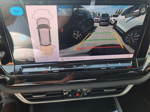 New 2026 Volkswagen Atlas SE image 11