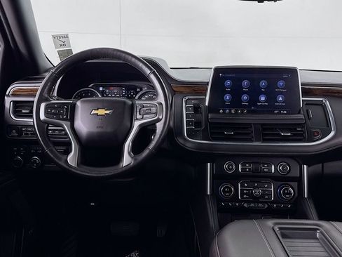 Used 2021 Chevrolet Suburban Premier w/ Premium Package AWD/4WD image 12