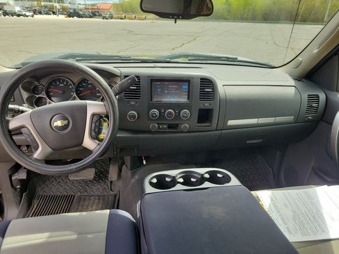 Used 2013 Chevrolet Silverado 2500 LT w/ Snow Plow Prep Package AWD/4WD image 14