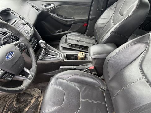 Used 2015 Ford Focus SE w/ Equipment Group 201A image 11