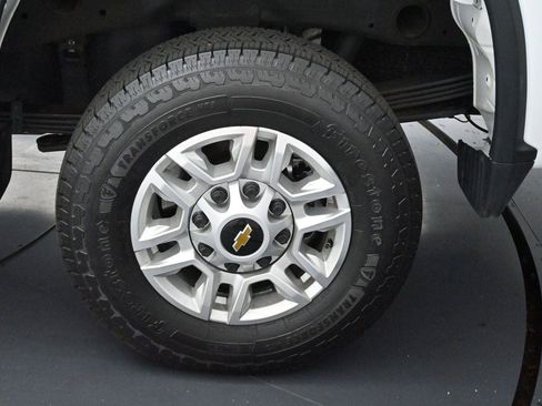 Used 2025 Chevrolet Silverado 2500 LT w/ Convenience Package AWD/4WD image 34