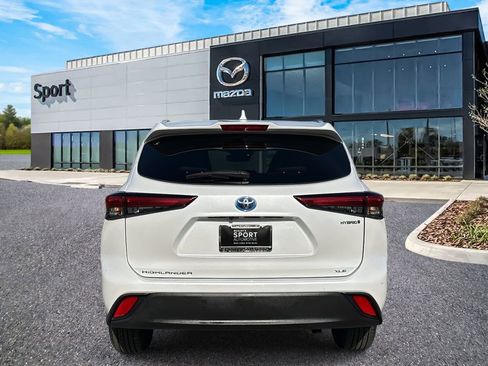 Used 2023 Toyota Highlander Bronze Edition image 4