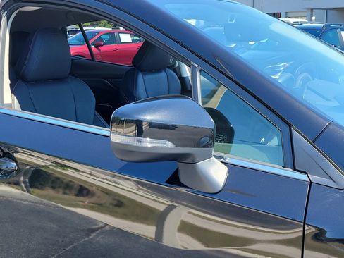 Used 2019 Subaru Crosstrek 2.0i Limited w/ Moonroof Package w/Navigation AWD/4WD image 9