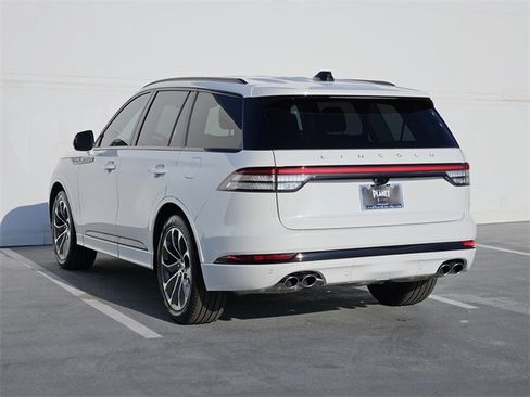 New 2026 Lincoln Aviator Premiere w/ Jet Appearance Package image 5