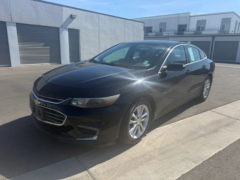 Used 2017 Chevrolet Malibu LT FWD image 22