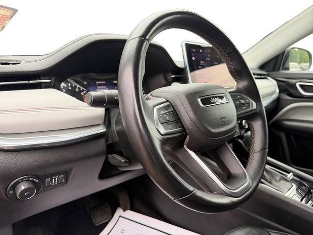 Certified 2022 Jeep Compass Limited AWD/4WD image 16