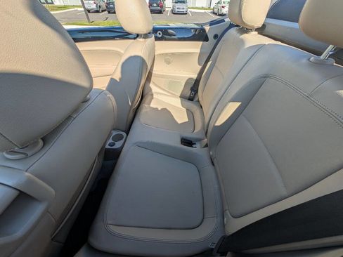Used 2013 Volkswagen Beetle 2.5 image 25