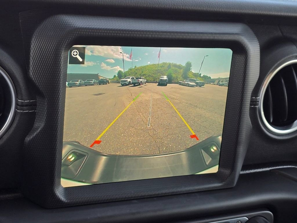 Used 2020 Jeep Gladiator Overland AWD/4WD image 10