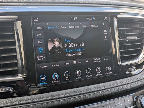 Certified 2018 Chrysler Pacifica Touring-L FWD image 29