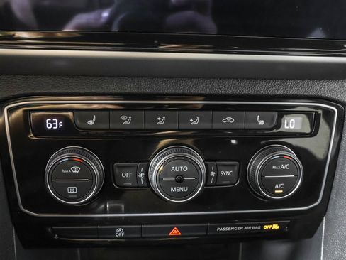 Used 2022 Volkswagen Atlas Cross Sport SE image 28