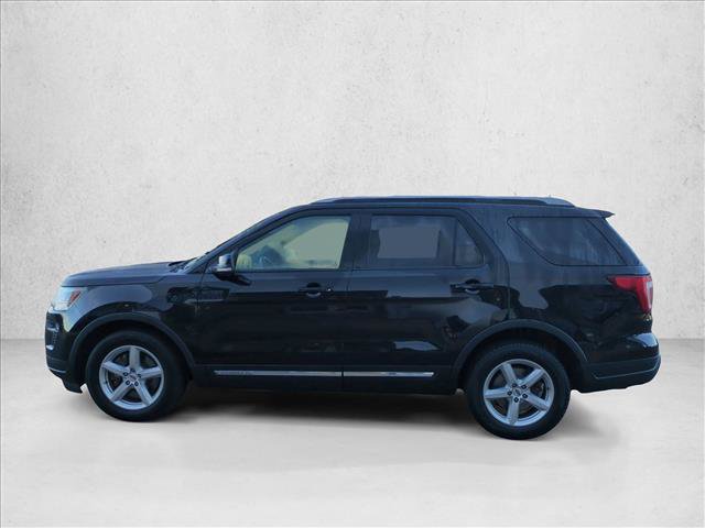 Used 2018 Ford Explorer XLT w/ Equipment Group 202A FWD image 9