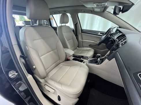 Certified 2019 Volkswagen Golf SE image 13