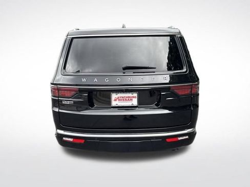 Used 2025 Jeep Wagoneer 4WD w/ Premium Group I image 6
